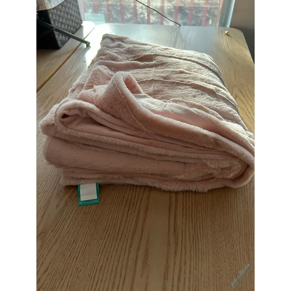New Pillowfort Plush Minky Fleece Throw Blanket Light Pink size 50”x60”
